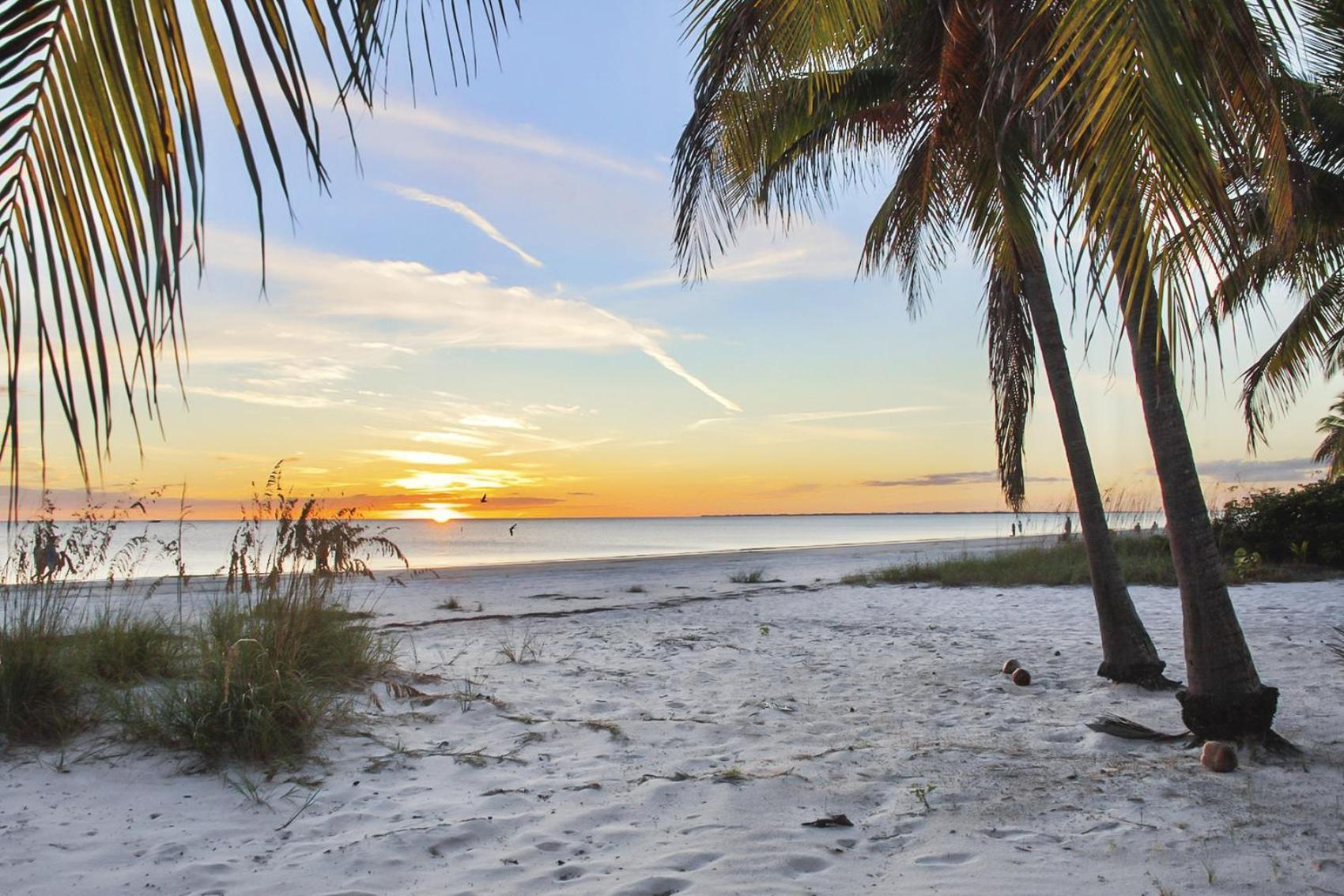 Beach Bungalow 1 By Sun Palace Vacations Fort Myers Beach Exterior photo